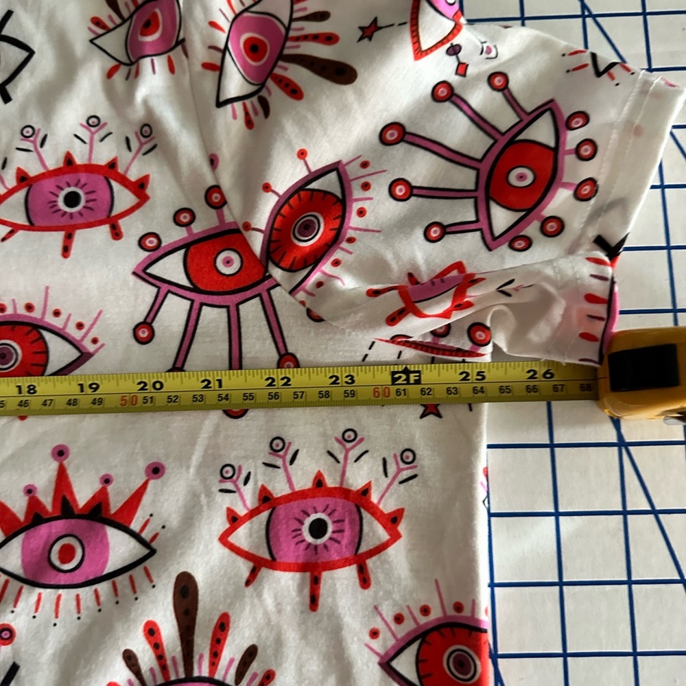 Eye Pattern Graphic Tee - Picture 3 of 6